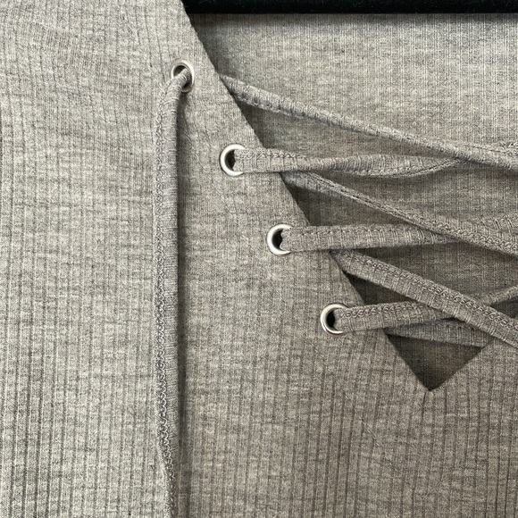 Grey crop tee - Picture 2 of 3